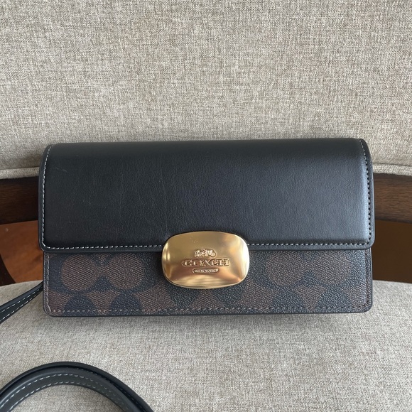 NWT！COACH ELIZA SMALL FLAP CROSSBODY IN SIGNATURE CANVAS（COACH CP044）giftreceipt